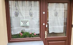 Halle, TOP -PREISE, große 79 qm SD FeWo, EG, wahlweise mit 1- 3 DZ, inklusiv TV Lounge, Küche, Bad WC Einfach und gut, Langzeitmieter VB Preise